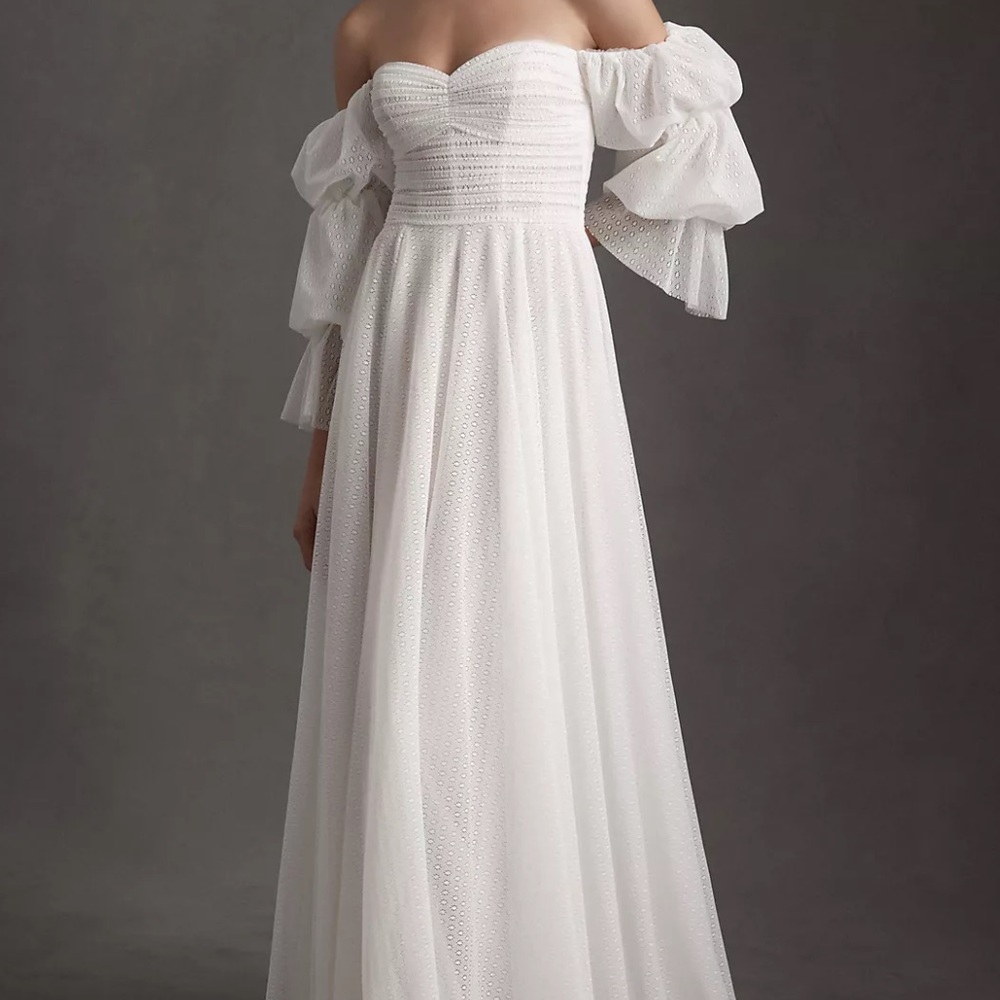 Women’s Watters Cameron Wedding Gown Size 6 unaltered, New with tags